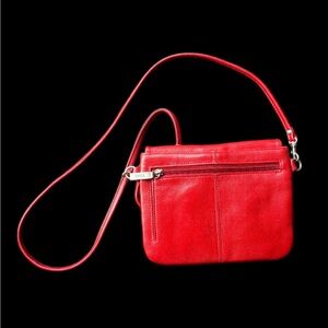 ✨Red hobo  leather shoulder bag with silver hardware✨